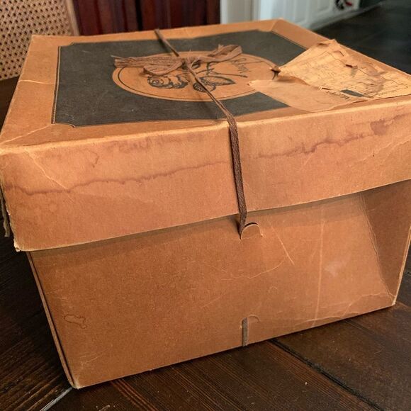 Vintage hat box from Macy’s - Picture 5 of 8